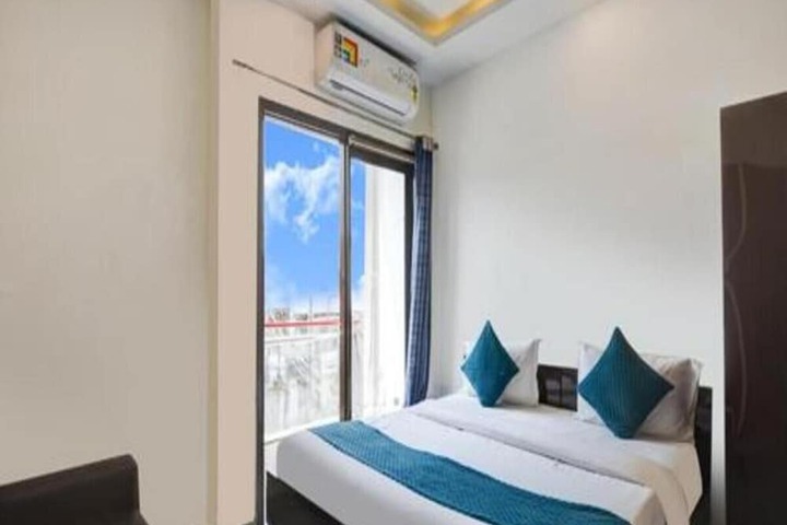 Room 10 of 20