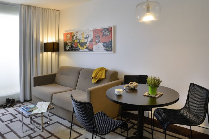 Room 32 of 55