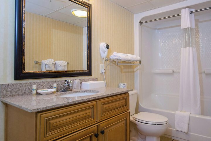 Room 165 of 218