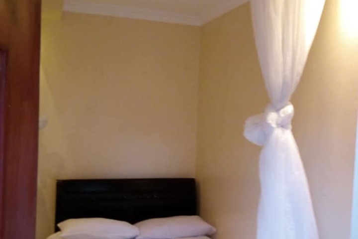 Room 2 of 16