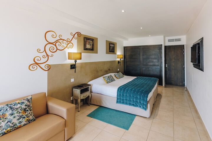 Room 20 of 94