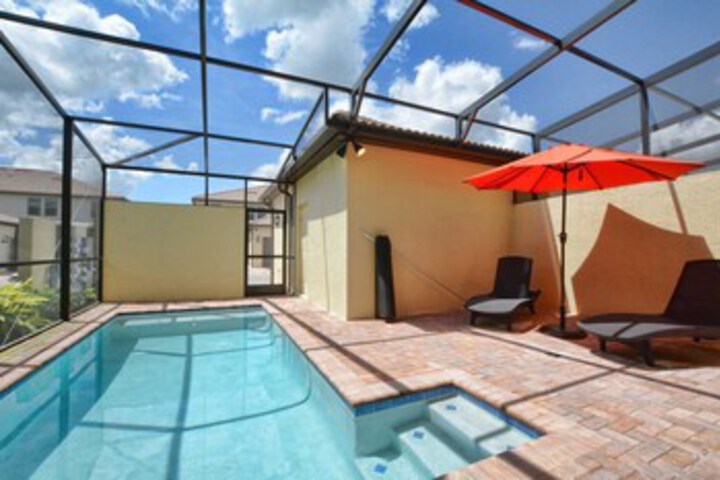 Windsor 5 Bed Townhouse w Splashpool - 3808WW