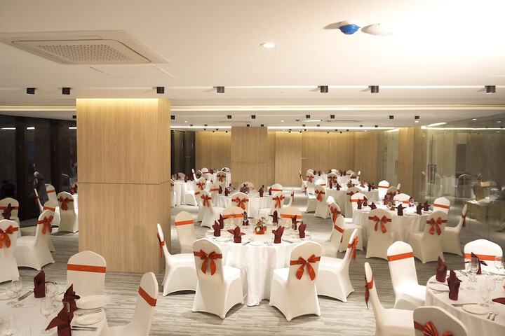 Ballroom/Hall 43 of 55