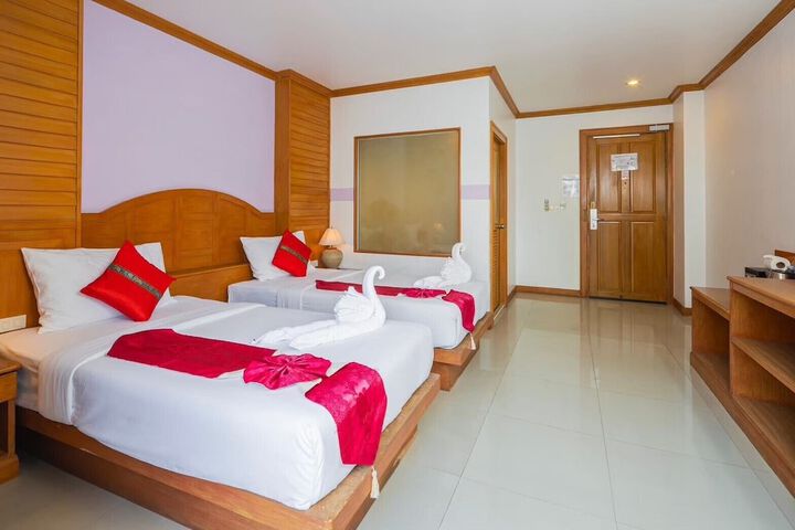 Room 10 of 42