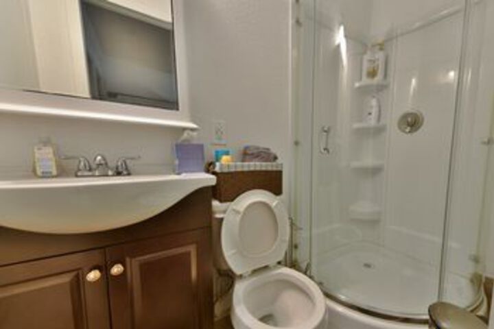 Room 5 of 117