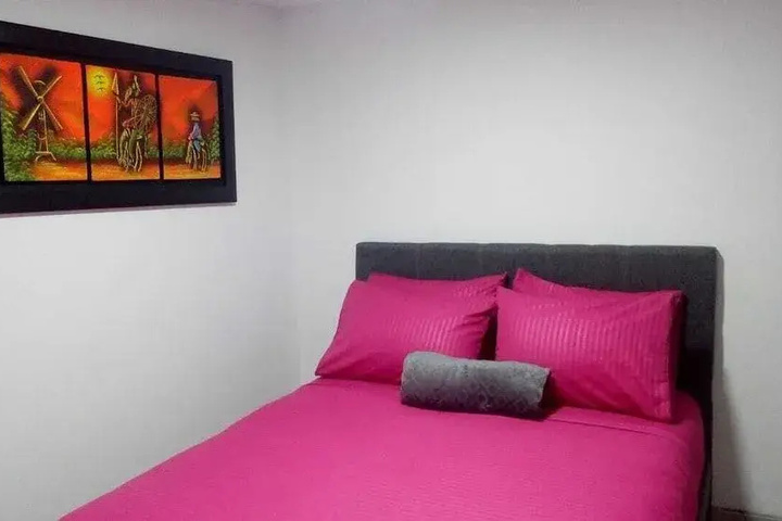 Room 4 of 15