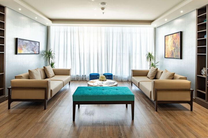 Lounge 126 of 157