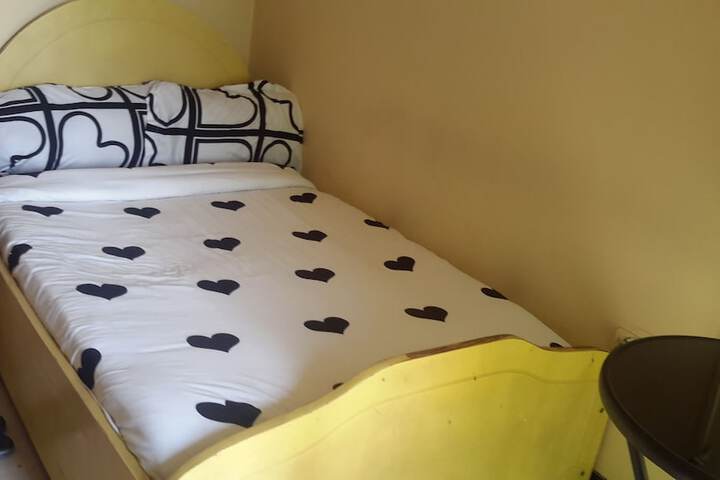 Room 4 of 17