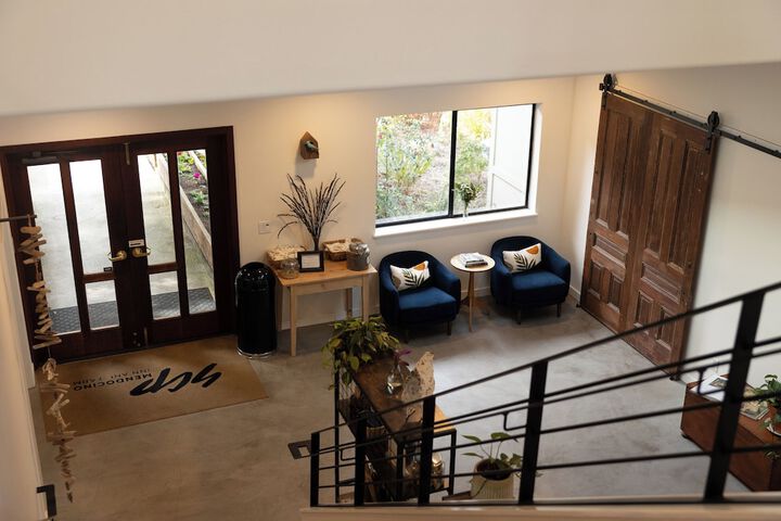 Entrance & Lobby