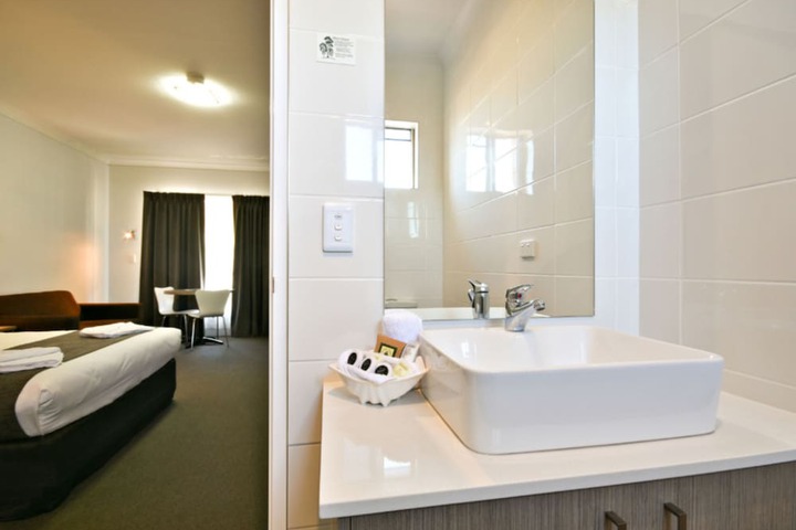 Room 14 of 22