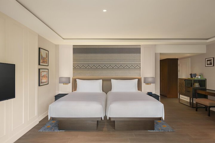Room 27 of 68