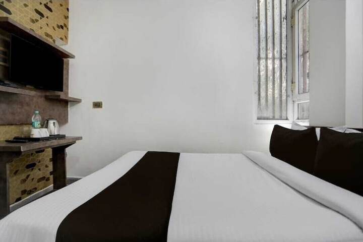 Room 17 of 28