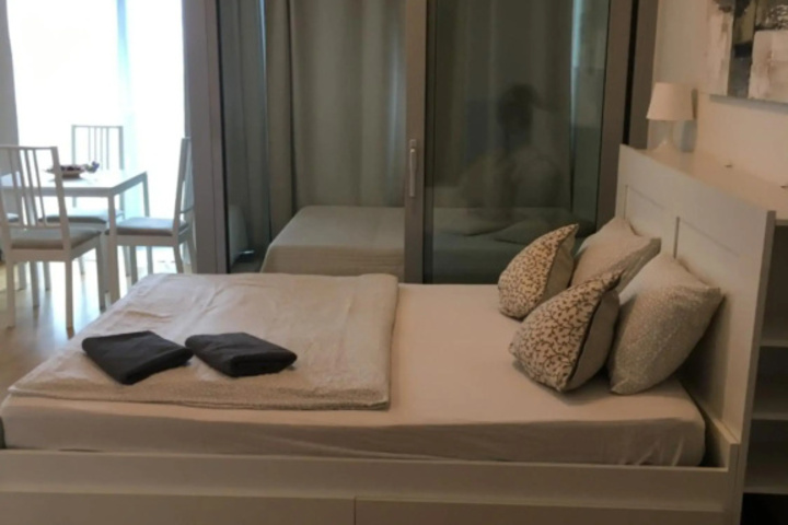 Room 3 of 12
