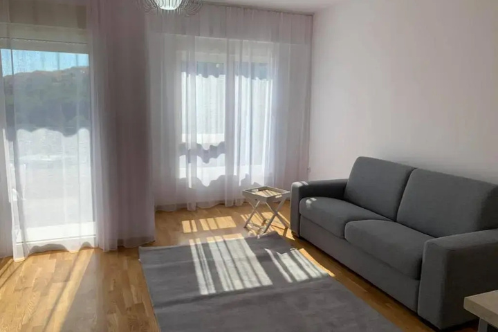Room 5 of 14
