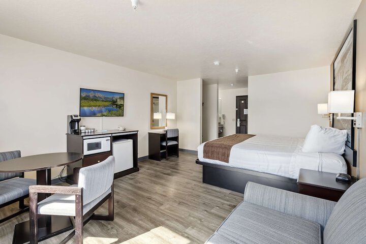 Room 9 of 34