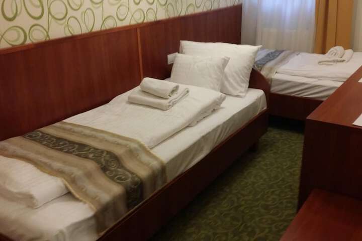 Room 12 of 48