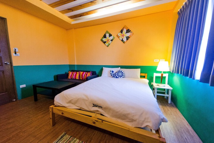 Room 6 of 33