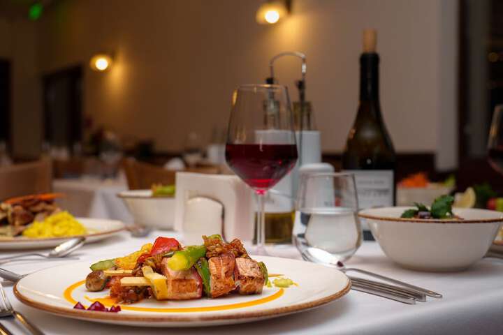 Dining 74 of 124