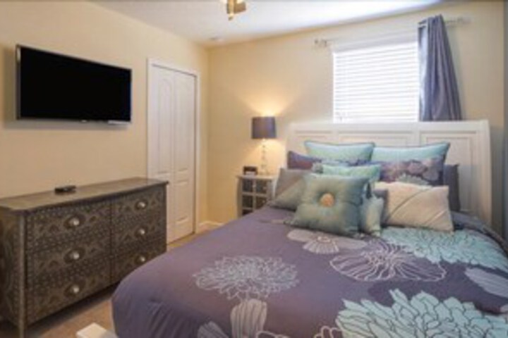 Room 32 of 35