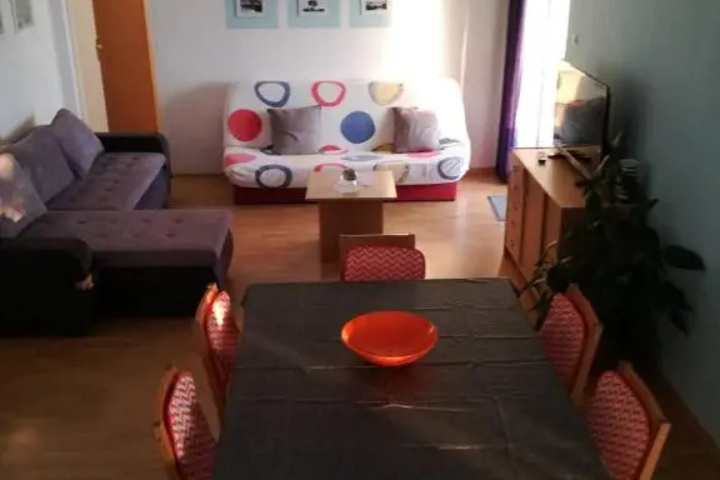 Room 2 of 9