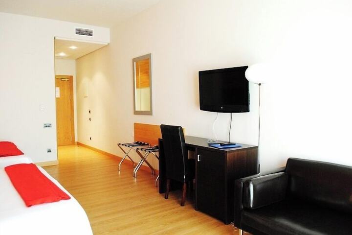 Room 47 of 168