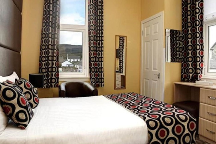 Room 12 of 32