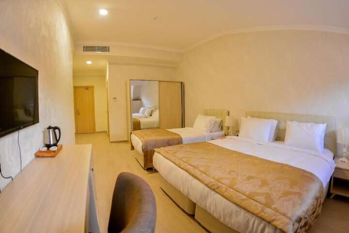 Room 5 of 24