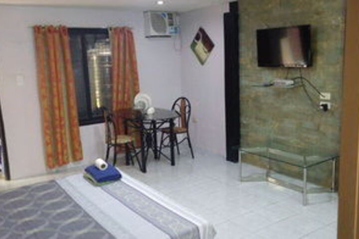 Room 2 of 2