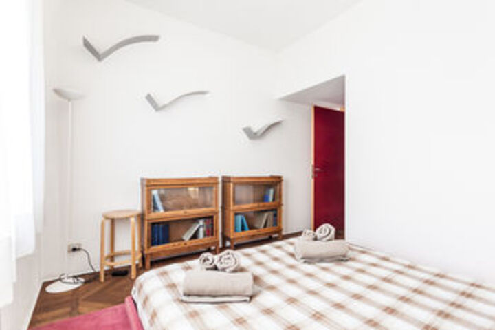 Room 9 of 49