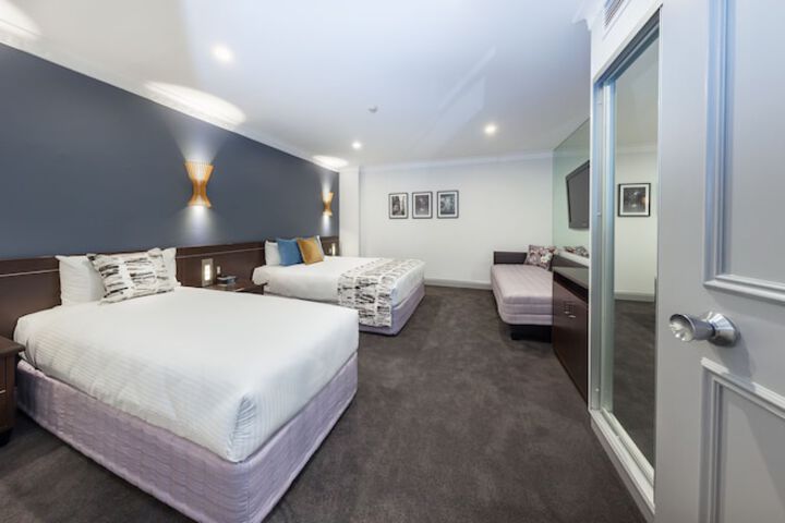 Room 21 of 80
