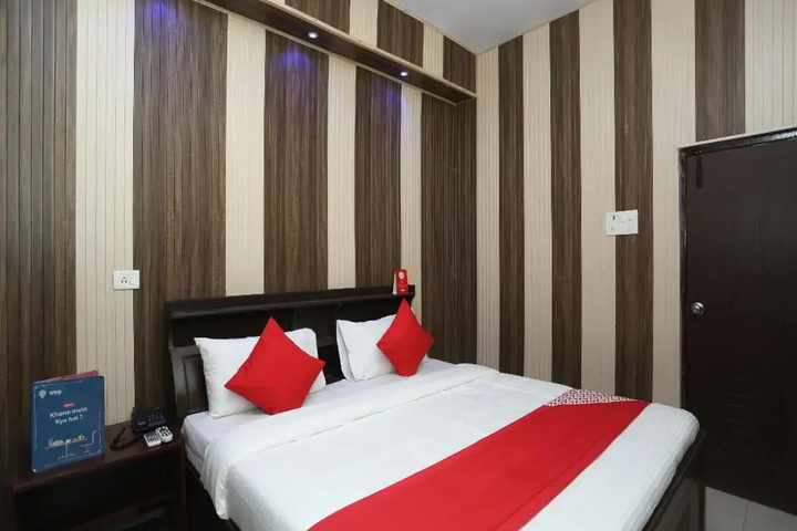 Room 2 of 3