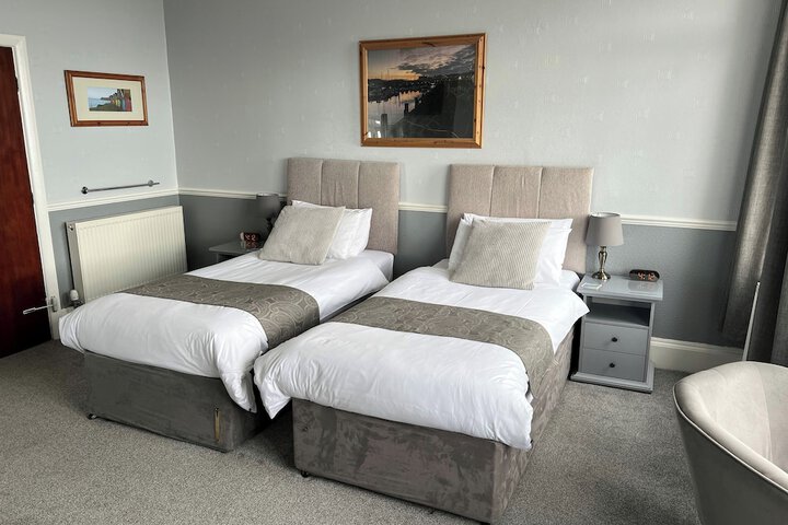 Room 32 of 44
