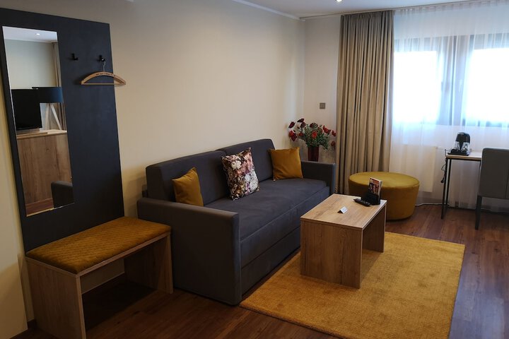 Room 17 of 114