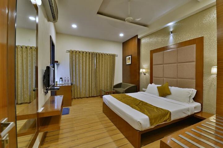 Room 12 of 29
