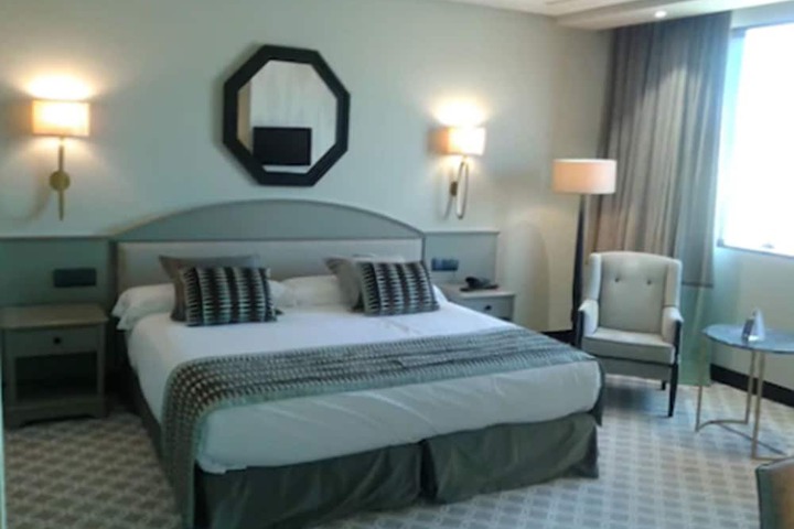 Room 34 of 138