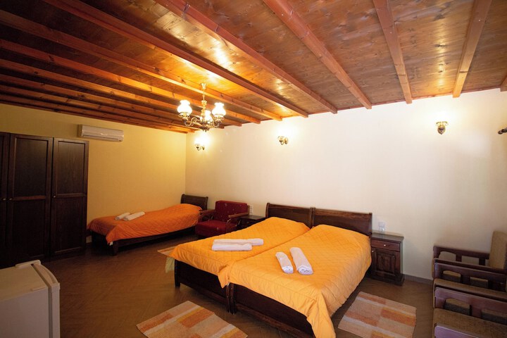Room 48 of 206