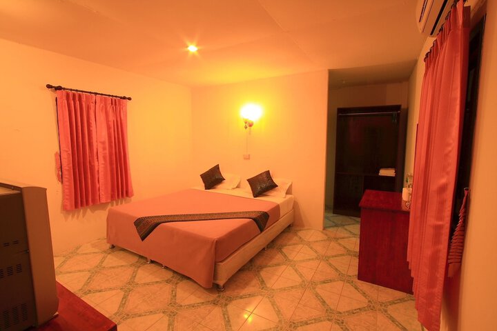 Room 4 of 71
