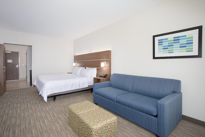 Room 14 of 49