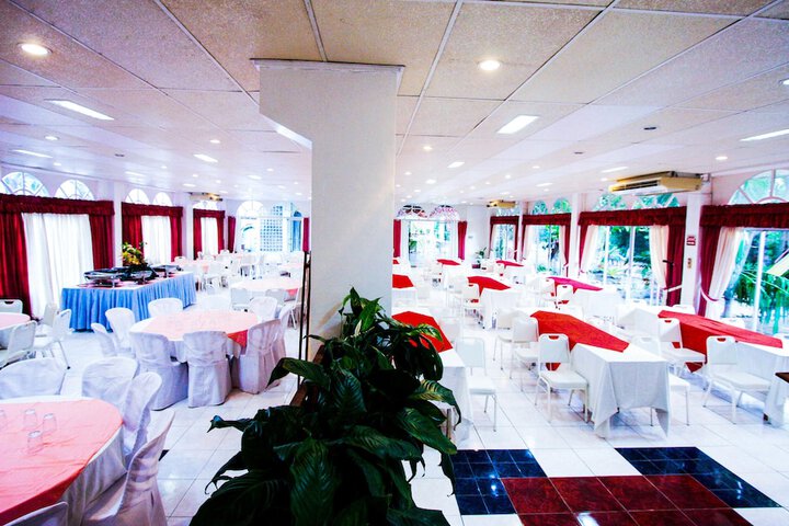 Ballroom/Hall 2 of 5