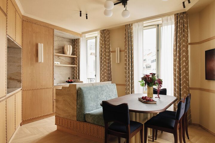 Room 42 of 71