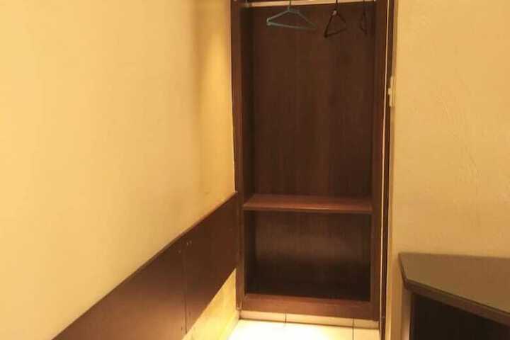 Room 11 of 28