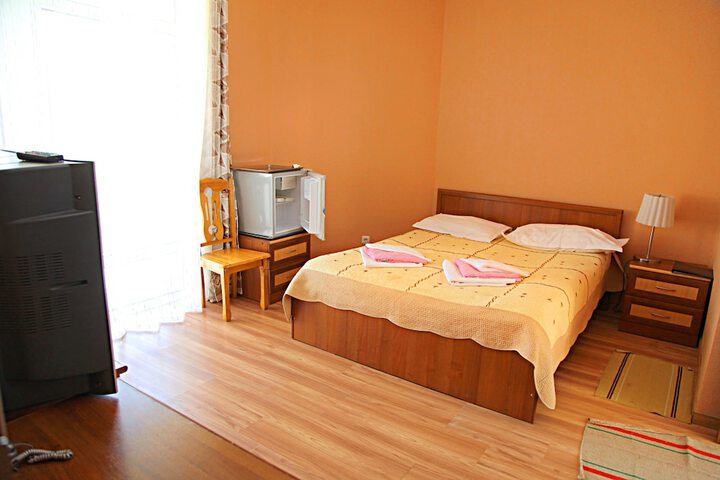 Room 14 of 38