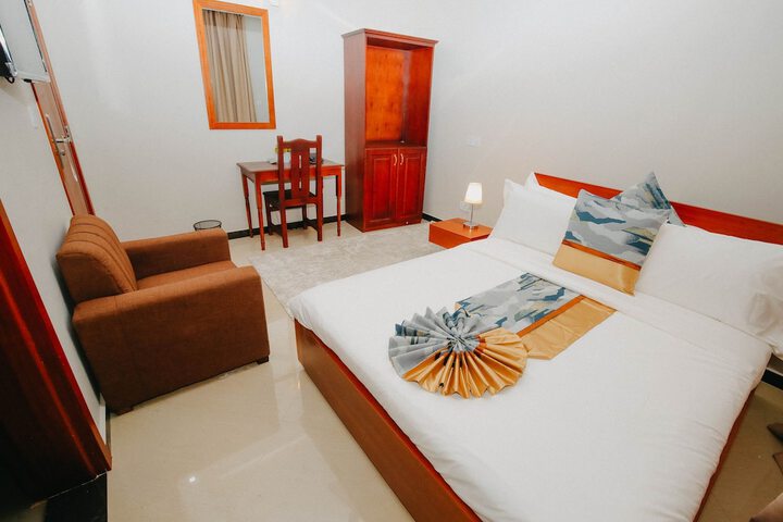 Room 4 of 27