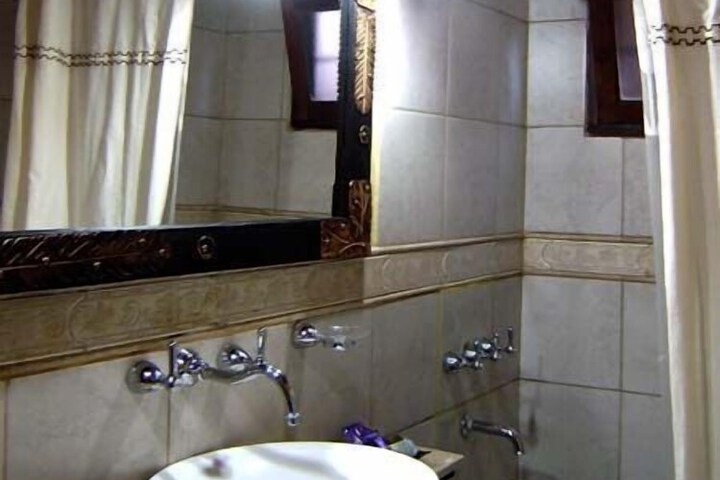 Room 10 of 25