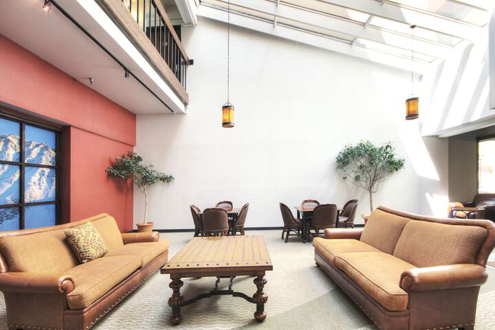 Guest Lobby