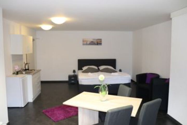 Room 34 of 69