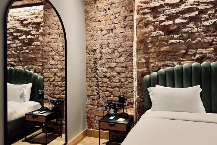 Room 21 of 61