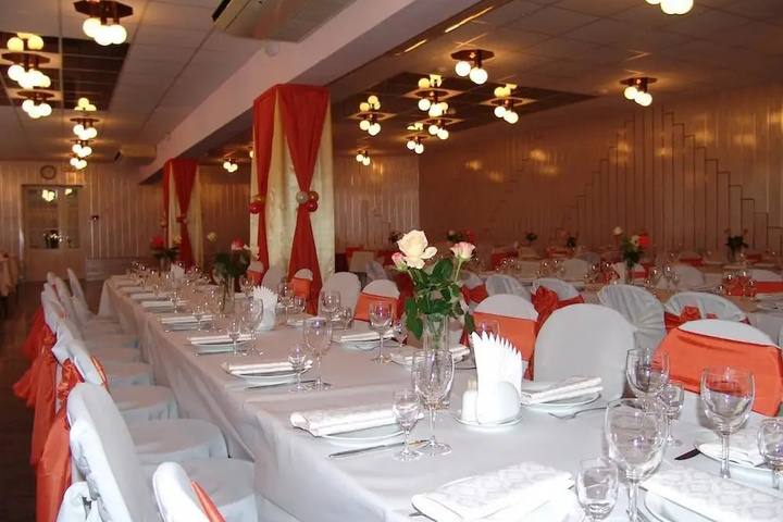 restaurant