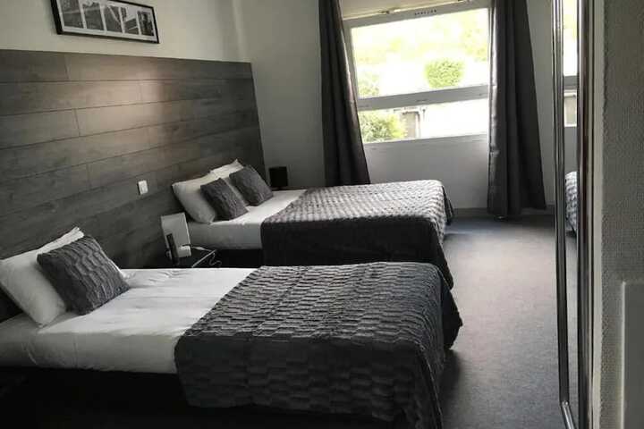 Room 8 of 17