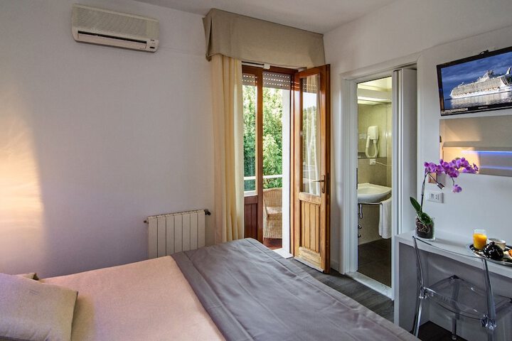 Room 13 of 48